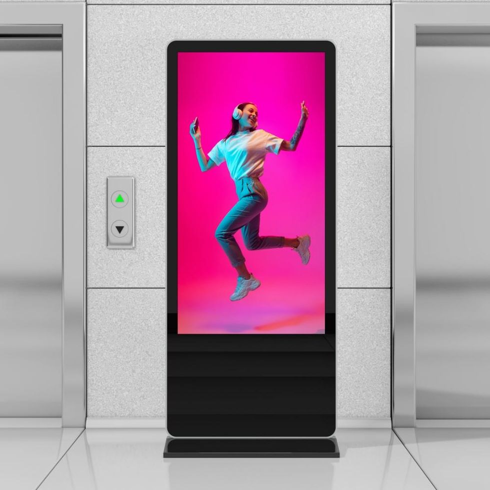 Digital Signage Solution 6