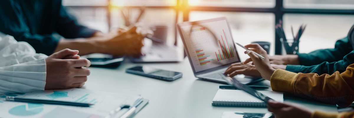 Empresa global líder en servicios financieros especializada en seguros y protección, mejora la experiencia en sus reuniones y de comunicación a través de la tecnología.