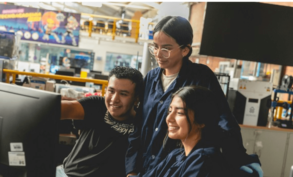 Caso de Éxito: SENA – Formación Técnica para la Industria Gráfica en Colombia