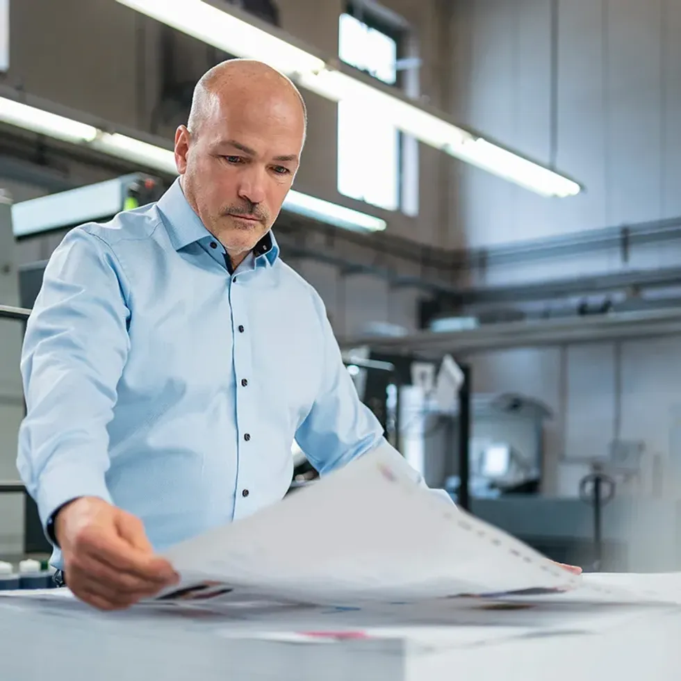La flexibilidad de medios que necesita para trasladar trabajos del offset al digital